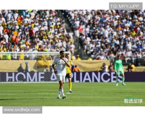 偶遇足球巨星路人心中的惊喜与感动瞬间